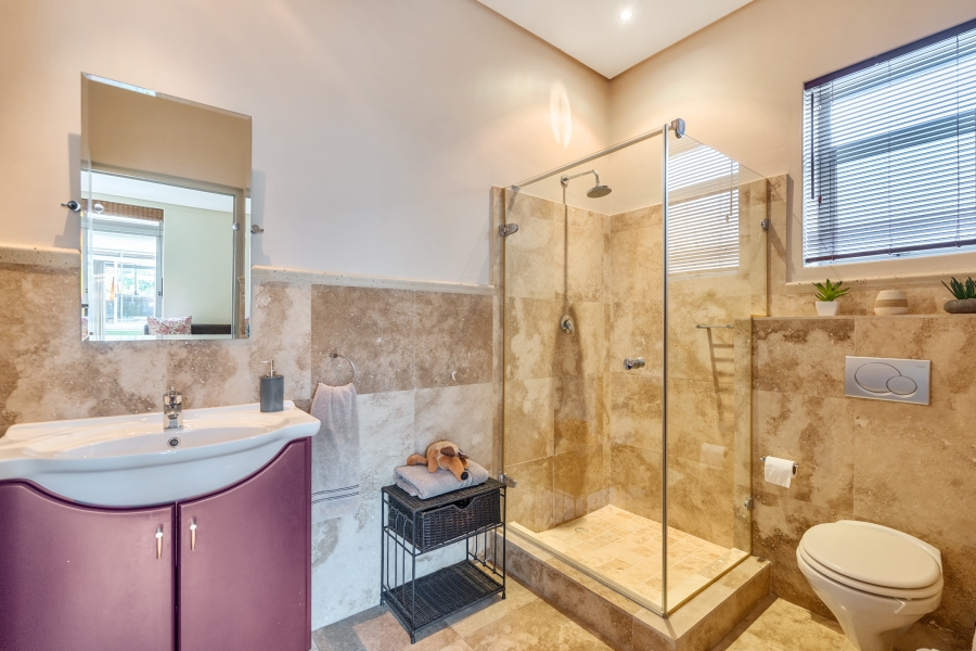 5 Bedroom Property for Sale in Sunset Links Western Cape